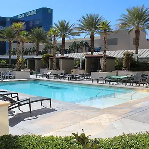 Luxury International At The Signature Las Vegas
